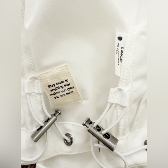 NWT Vuori Outdoor Hooded Trainer Shell Jacket in White  Size XS - Picture 11 of 15